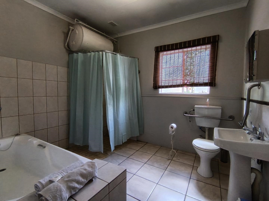 12 Bedroom Property for Sale in Universitas Free State